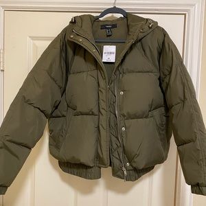NWT Army Green Cropped Puffer Jacket Size M